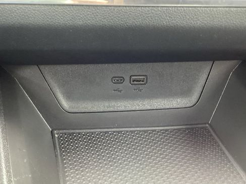 Used 2025 Chevrolet Equinox LT w/ Convenience Package II image 26