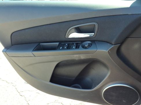 Used 2011 Chevrolet Cruze LT image 12