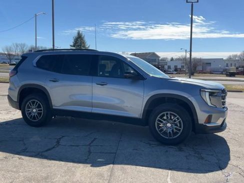 Used 2025 GMC Acadia Elevation image 2