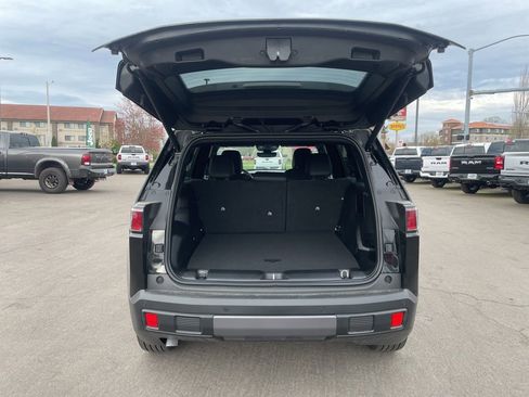 New 2026 Jeep Cherokee Limited image 4