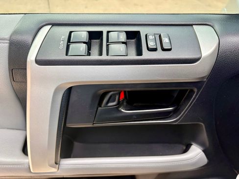 Used 2011 Toyota 4Runner SR5 w/ Premium Pkg w/Leather RWD image 17