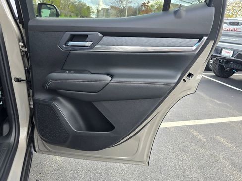 New 2026 GMC Terrain Elevation w/ Elevation Premium Package AWD/4WD image 31