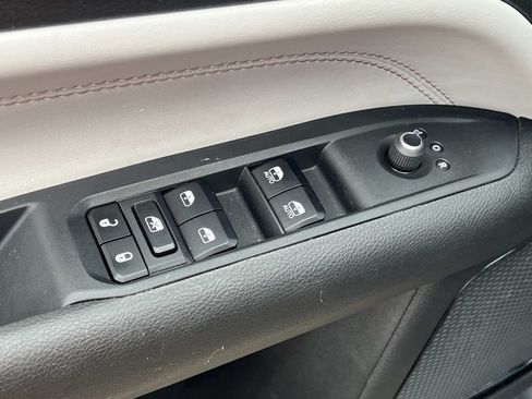 Certified 2025 Jeep Compass Limited AWD/4WD image 17