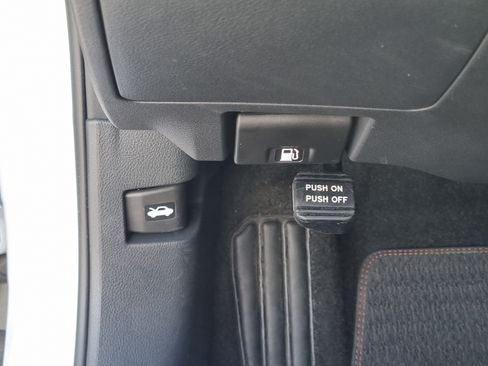 Used 2024 Nissan Altima 2.5 SR w/ SR Premium Package FWD image 24