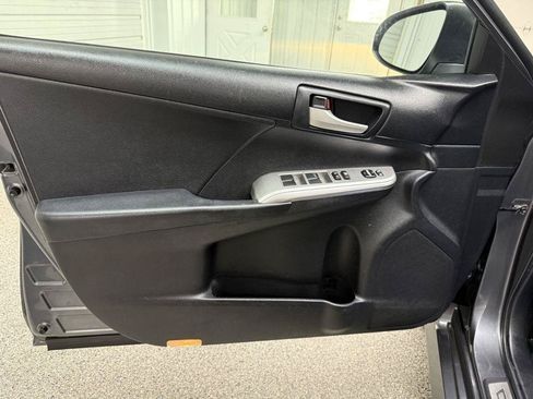Used 2012 Toyota Camry SE FWD image 20
