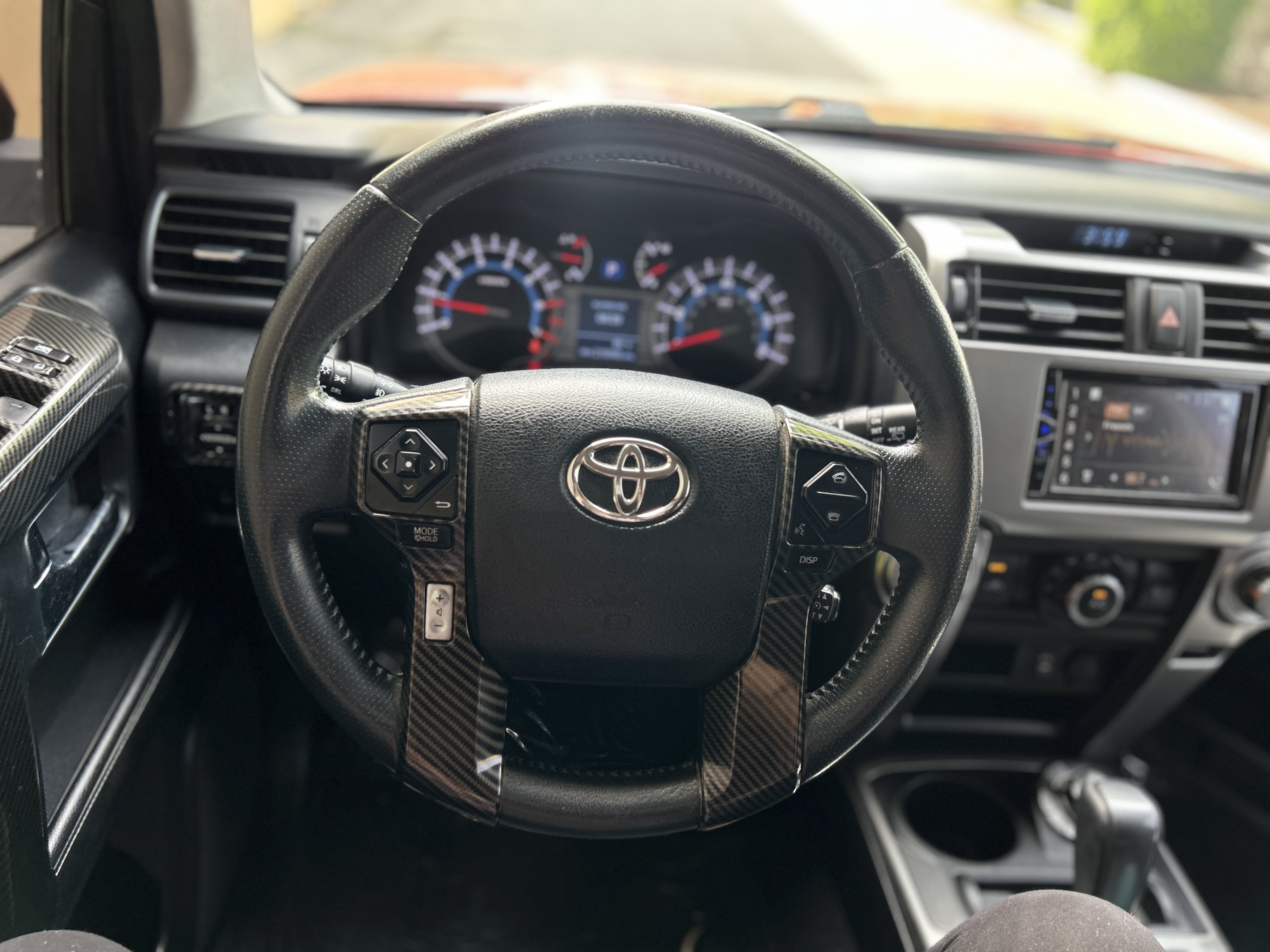 Used 2015 Toyota 4Runner SR5 AWD/4WD image 26