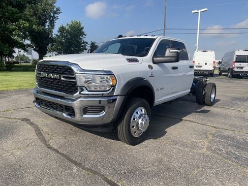 New 2024 RAM 4500 SLT w/ Quick Order Package 2YG SLT image 3