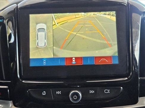 Used 2019 Chevrolet Traverse LT w/ LT Premium Package FWD image 10