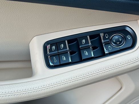 New 2026 Porsche Macan image 13