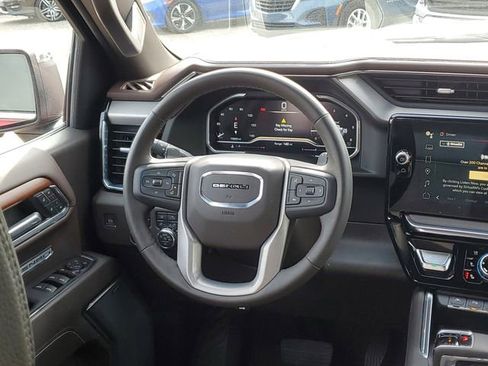 Used 2023 GMC Sierra 1500 Denali w/ Technology Package AWD/4WD image 13