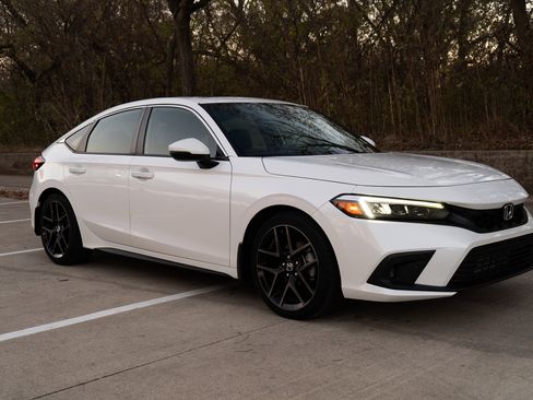 Certified 2024 Honda Civic Sport Touring image 2