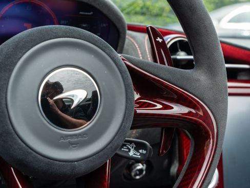 Used 2022 McLaren 765LT RWD image 12