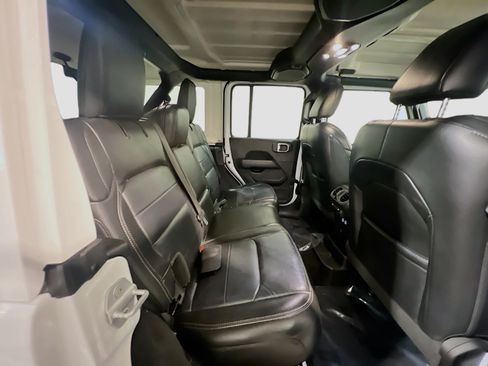 Used 2022 Jeep Wrangler Unlimited Sahara w/ LED Lighting Group image 20