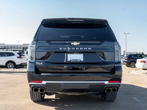 Used 2025 Chevrolet Suburban High Country AWD/4WD image 6