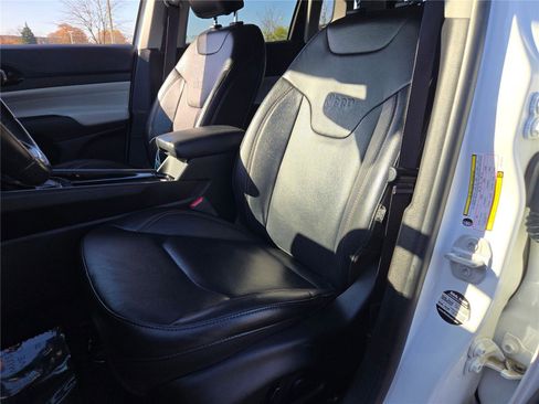 Certified 2022 Jeep Compass Limited image 27