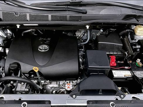 Used 2017 Toyota Sienna LE image 31