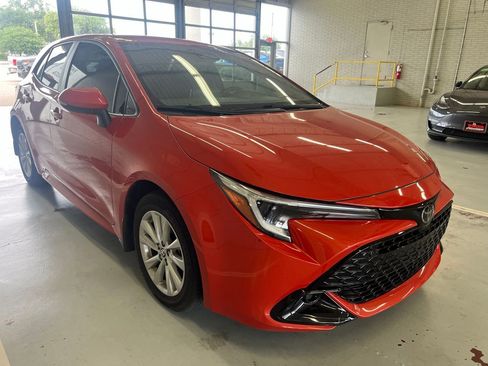 Used 2024 Toyota Corolla SE FWD image 3