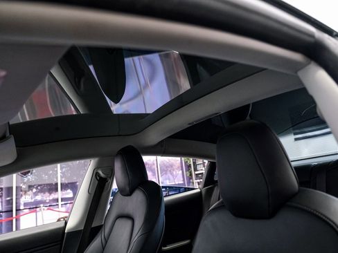Used 2018 Tesla Model 3 Long Range image 5