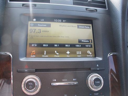 Used 2016 Lincoln Navigator Select RWD image 16