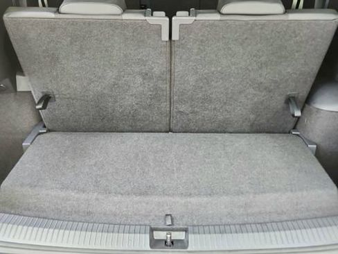 Used 2022 Volkswagen Tiguan SE R-Line image 15