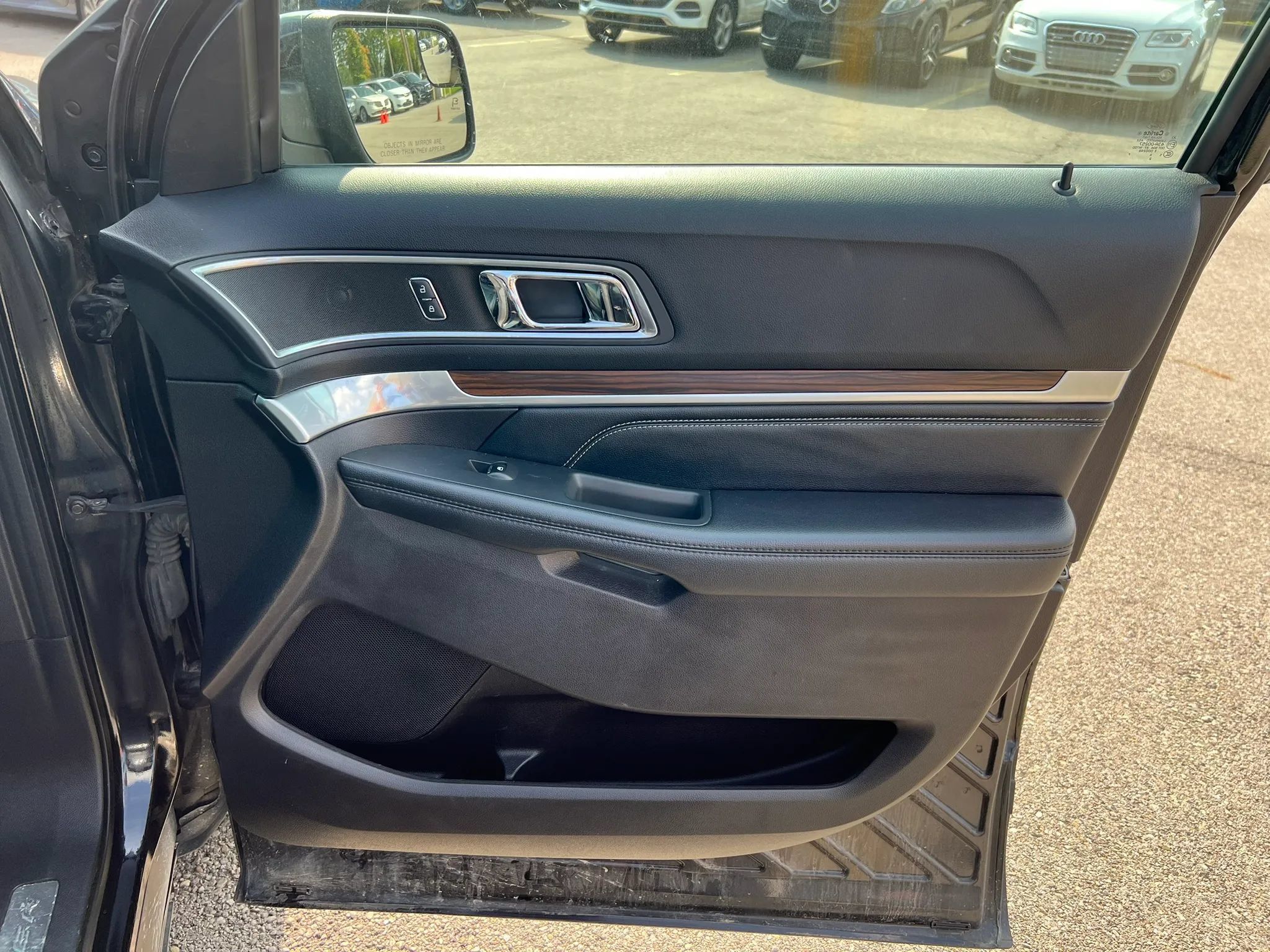 Used 2016 Ford Explorer Limited AWD/4WD image 25