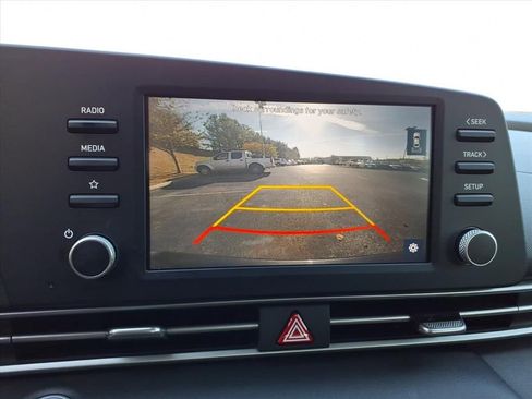 Used 2021 Hyundai Elantra SEL image 28