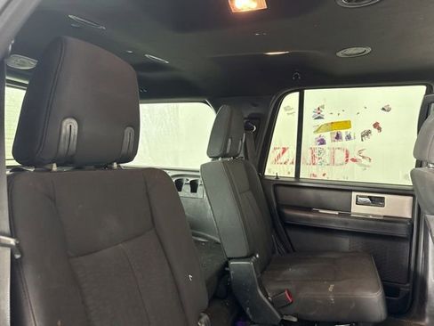 Used 2017 Ford Expedition XLT image 18