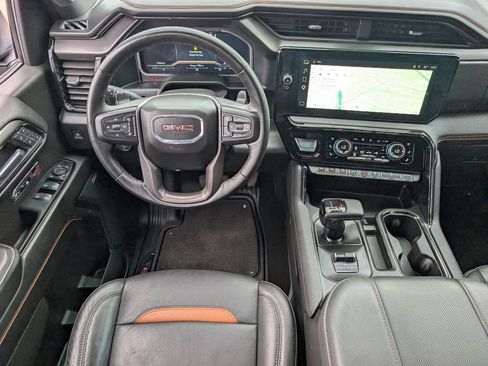 Used 2024 GMC Sierra 1500 AT4 w/ AT4 Premium Package AWD/4WD image 10