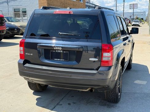 Used 2016 Jeep Patriot Latitude w/ Sun/Sound Group AWD/4WD image 7