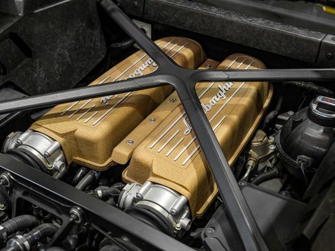 Used 2018 Lamborghini Huracan Performante image 55