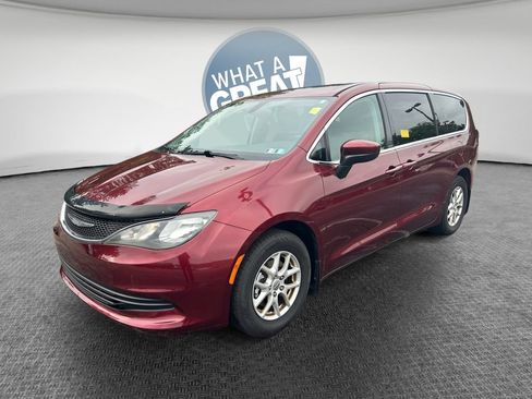 Certified 2017 Chrysler Pacifica Touring FWD image 8