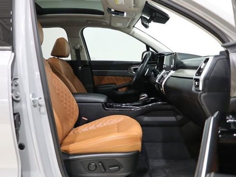 Used 2022 Kia Sorento SX Prestige w/ Rust Color Package AWD/4WD image 42