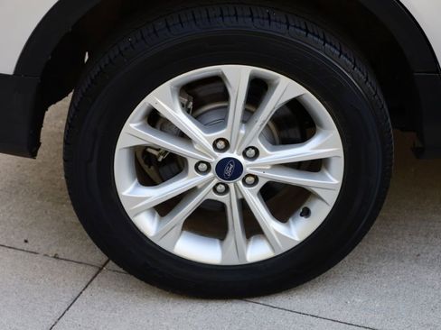 Used 2018 Ford Escape SE image 33