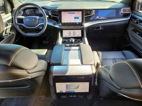 New 2023 Jeep Grand Wagoneer Series III AWD/4WD image 13