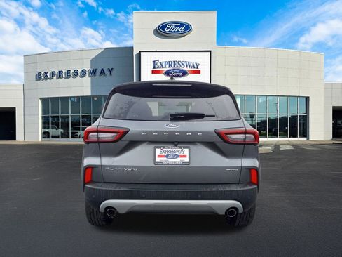 Used 2023 Ford Escape Platinum image 7