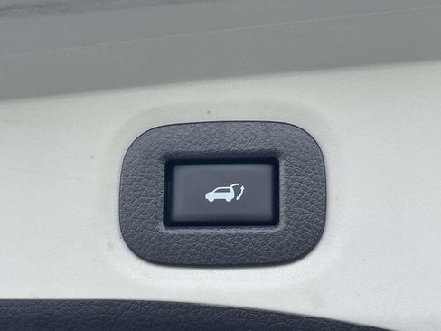 Used 2020 Nissan Rogue SV AWD/4WD image 11
