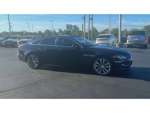 Used 2018 Jaguar XJ R-Sport RWD image 2