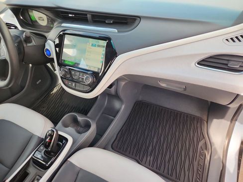 Used 2017 Chevrolet Bolt Premier w/ Driver Confidence II Package FWD image 27
