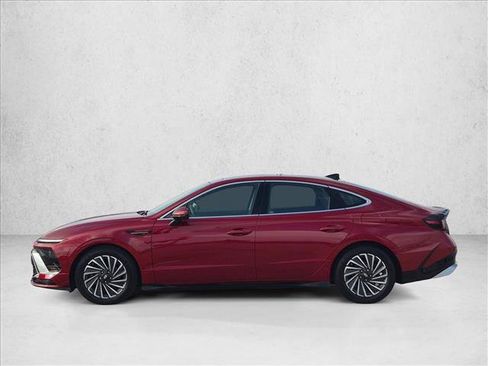 Used 2025 Hyundai Sonata Limited FWD image 9