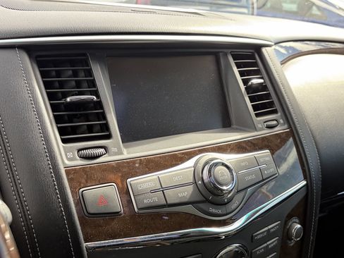 Used 2016 INFINITI QX80 4WD w/ Driver's Assistance Package image 10
