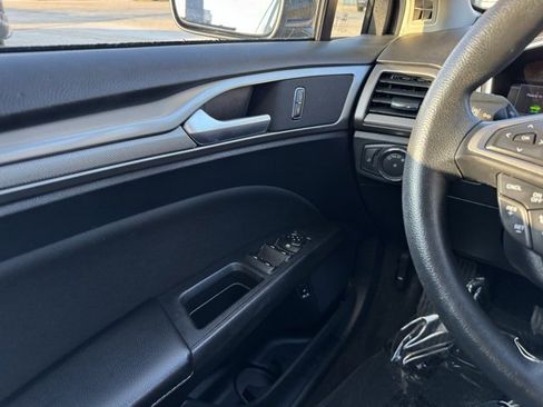 Certified 2019 Ford Fusion SE image 30