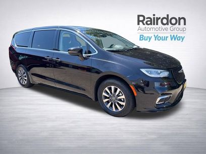 Used 2024 Chrysler Pacifica Limited