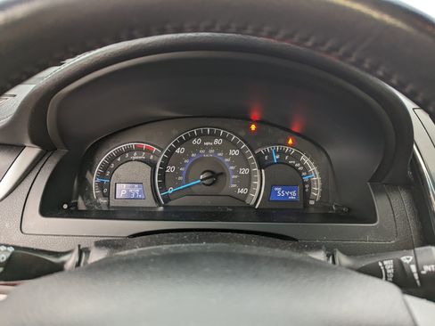 Used 2014 Toyota Camry XLE image 3