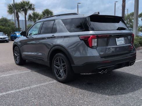 Used 2025 Ford Explorer ST AWD/4WD image 6