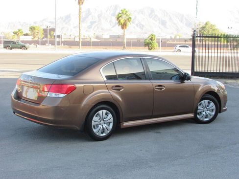 Used 2011 Subaru Legacy 2.5i AWD/4WD image 10