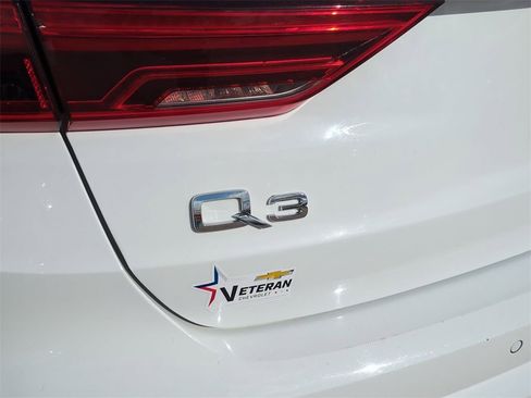 Used 2024 Audi Q3 2.0T Premium image 31