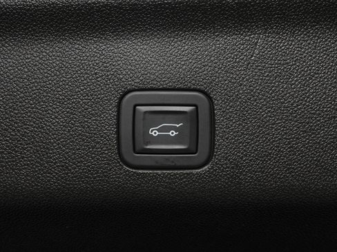 Used 2026 GMC Yukon Denali w/ Advanced Technology Package image 15