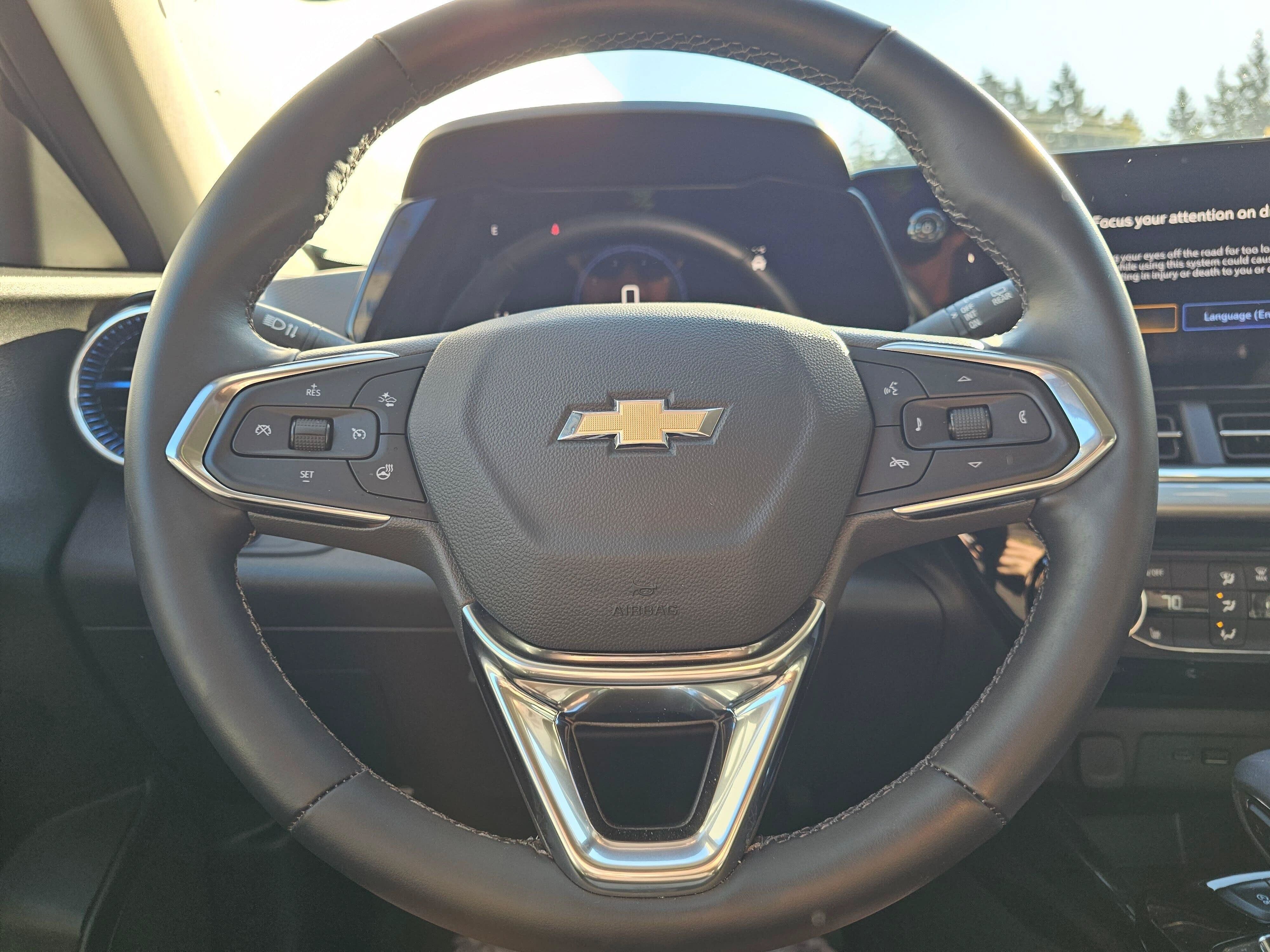 Used 2025 Chevrolet Trax LT w/ LT Convenience Package FWD image 26