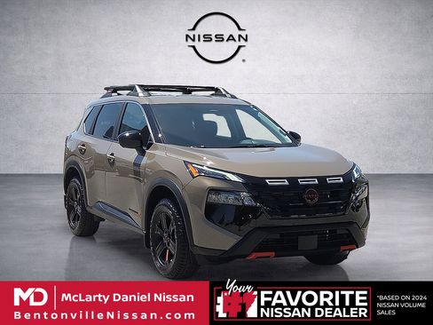 Used 2026 Nissan Rogue SV AWD/4WD image 1