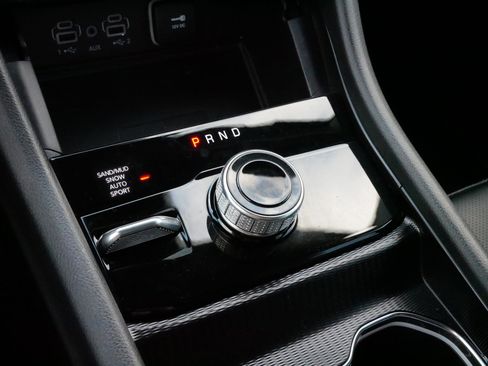 Used 2024 Jeep Grand Cherokee L Limited w/ Luxury Tech Group II image 24